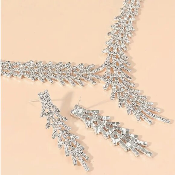 🍏50% OFF/3+...Elegant Rhinestone Earrings/Necklace Set - Picture 8 of 9